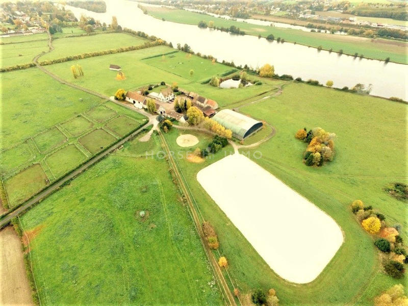 Haras - 300 m² - 8 pièces