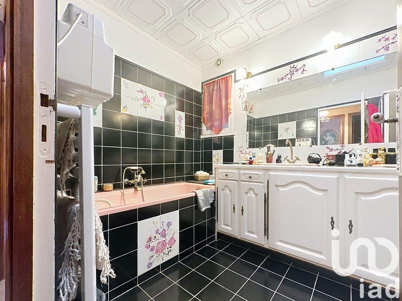 Maison - 236 m² - 7 pièces