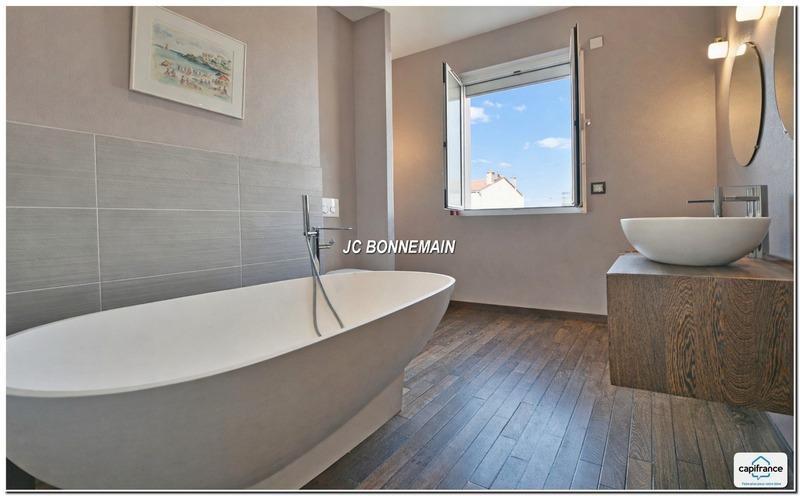 Maison - 210 m² - 7 pièces