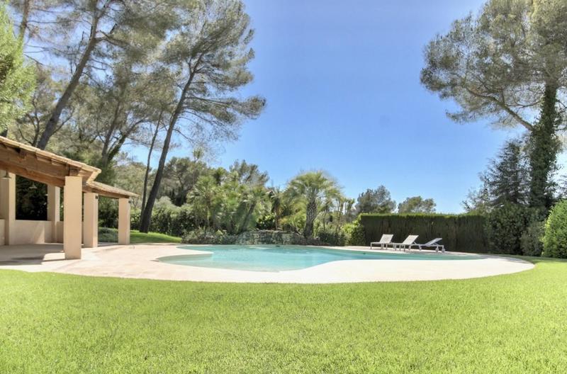 Villa - 540 m² - 13 pièces