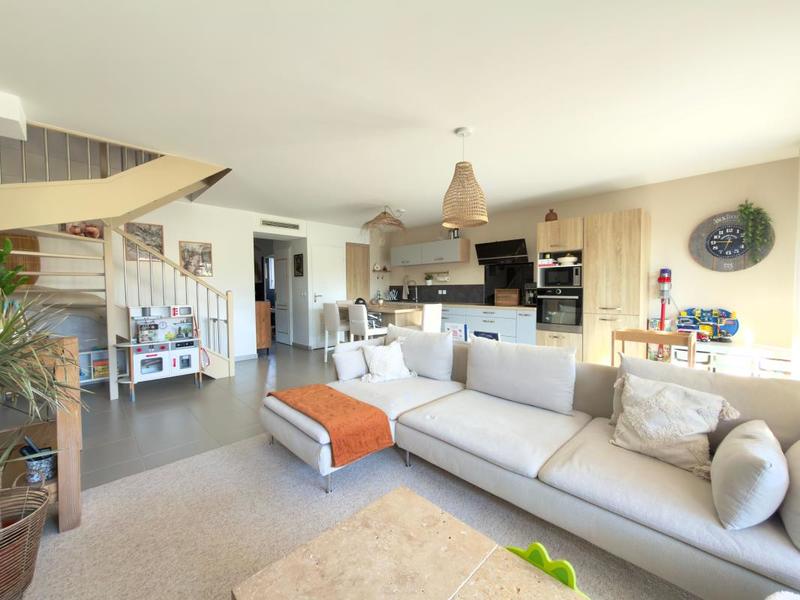 Maison - 102 m² - 4 pièces