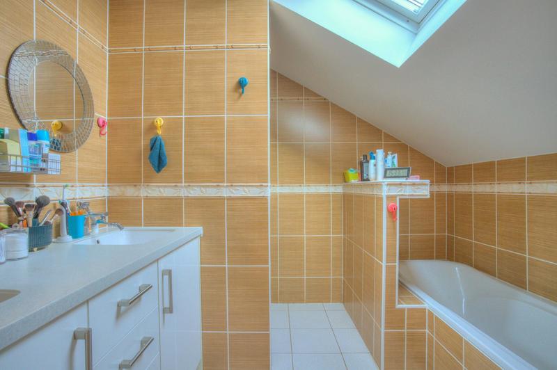 Maison - 190 m² - 6 pièces