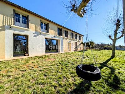 Appartement - 760 m² - 24 pièces