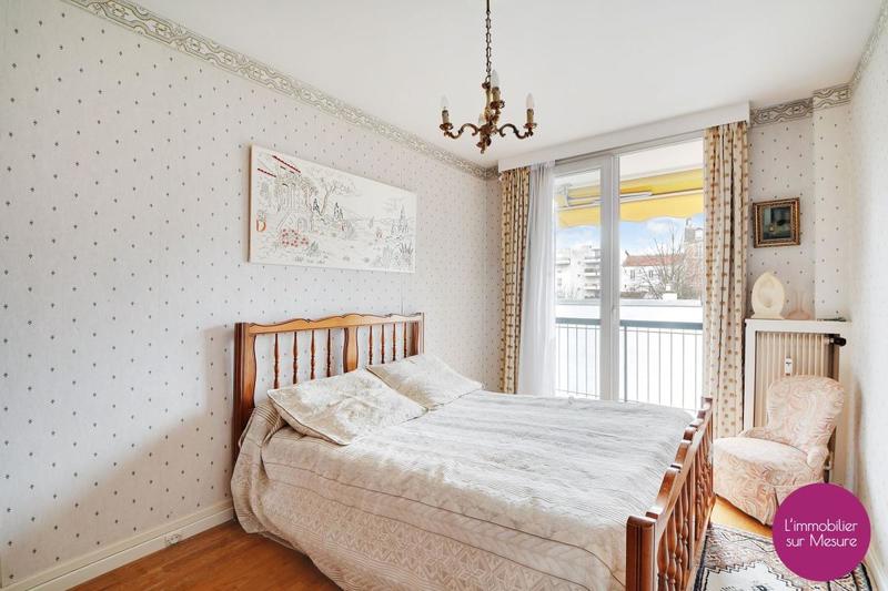 Appartement - 81 m² - 3 pièces