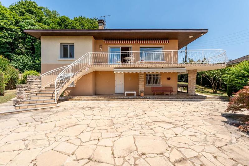 Maison - 170 m² - 5 pièces