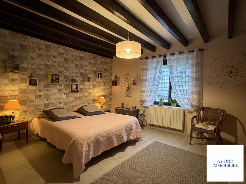 Maison - 285 m² - 9 pièces