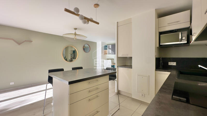 Appartement - 85 m² - 4 pièces