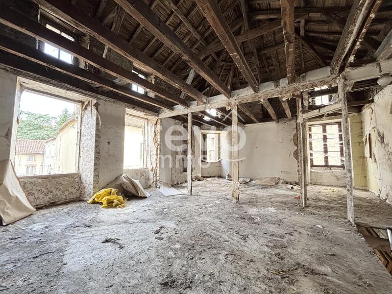 Maison ancienne - 140 m² - 3 pièces
