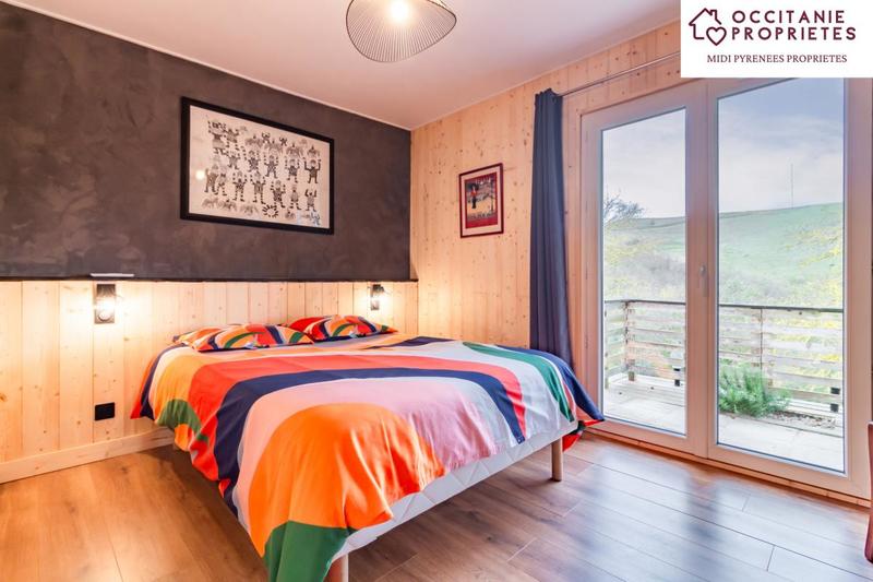 Propriété - 277 m² - 13 pièces