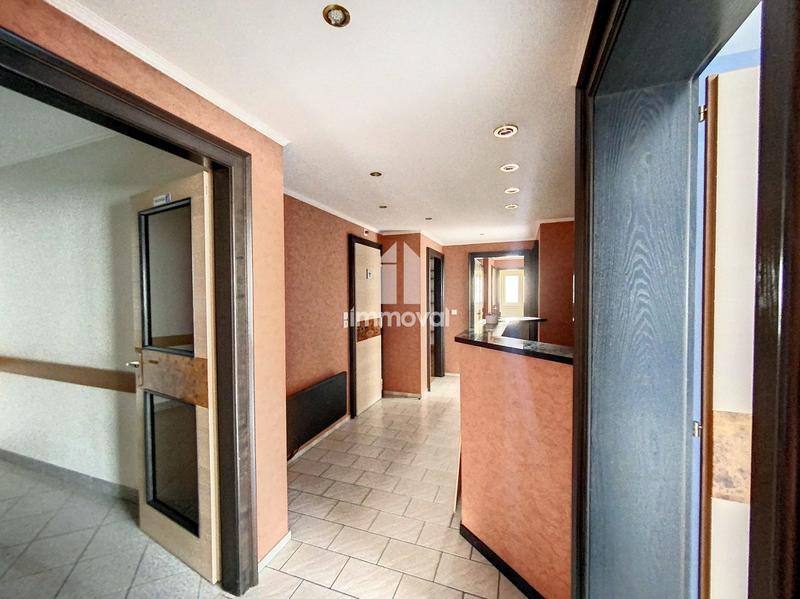 Local d'activités - 169 m²