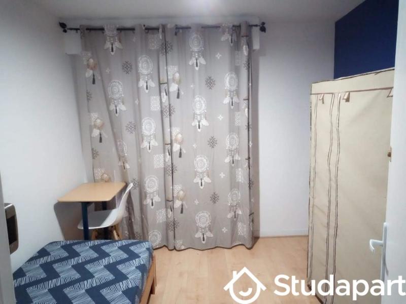 Chambre - 10 m² - 1 pièce