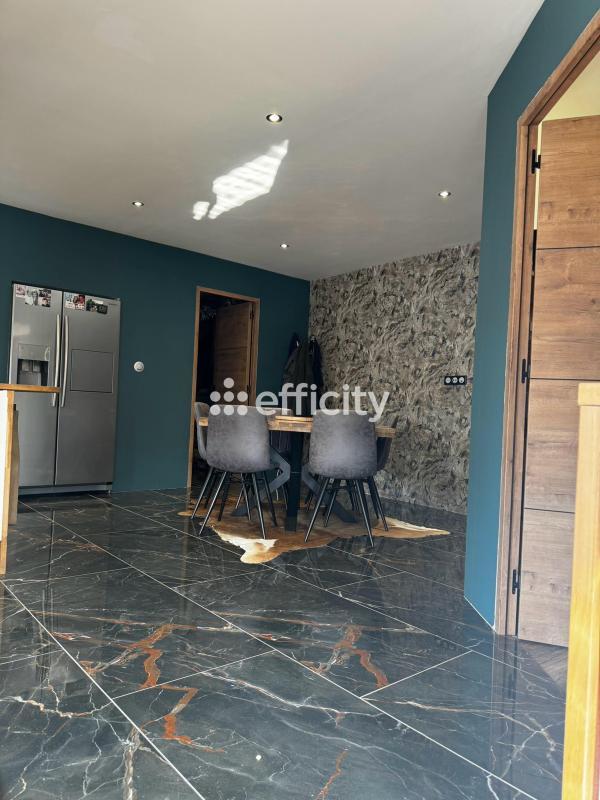 Maison - 90 m² - 3 pièces