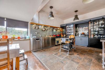 Propriété - 295 m² - 10 pièces