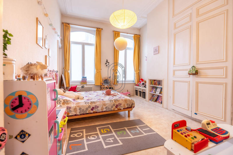 Maison - 360 m² - 9 pièces