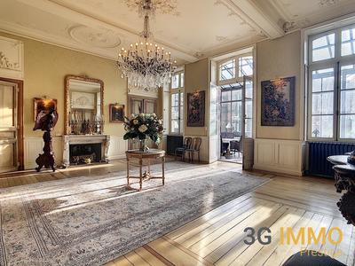 Château - 2 000 m² - 22 pièces