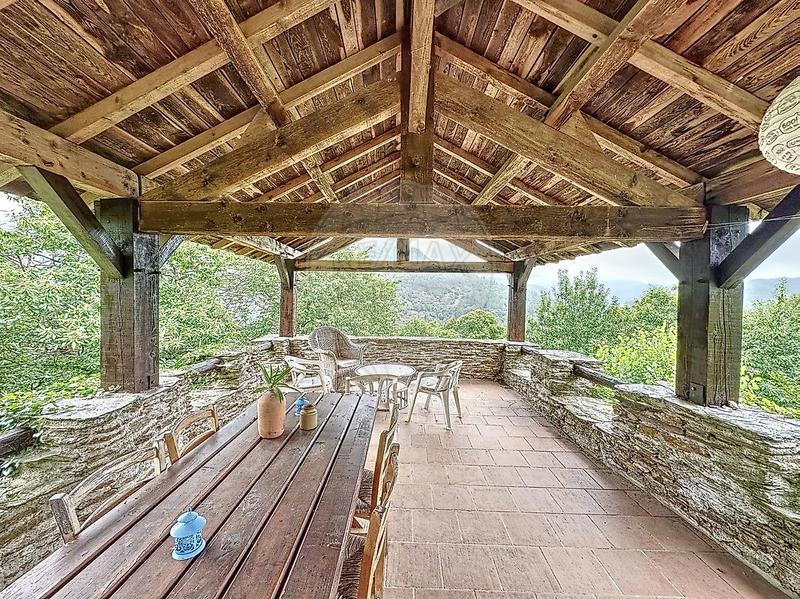 Propriété - 420 m² - 10 pièces