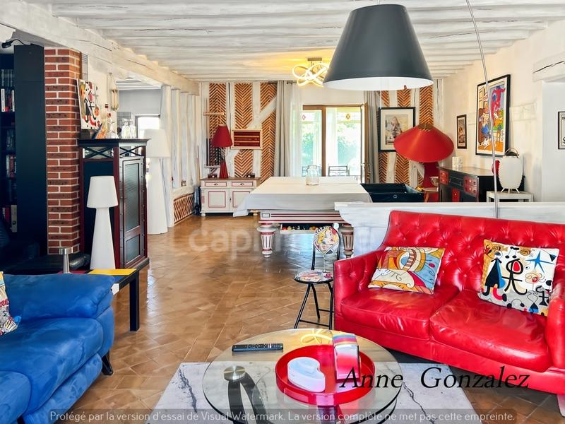 Maison - 221 m² - 7 pièces