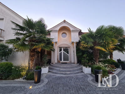 Maison contemporaine - 574 m² - 12 pièces