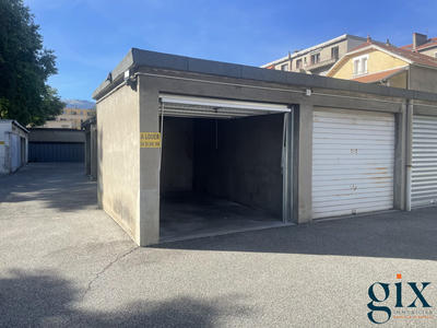 Parking / Garage - 14 m²
