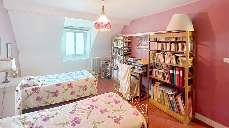 Maison - 208 m² - 8 pièces