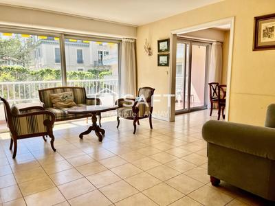 Appartement - 120 m² - 5 pièces