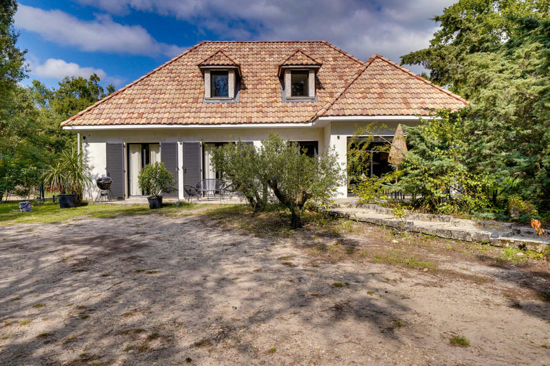 Maison - 180 m² - 6 pièces
