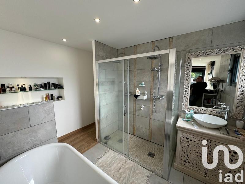 Maison de maîtres - 212 m² - 10 pièces