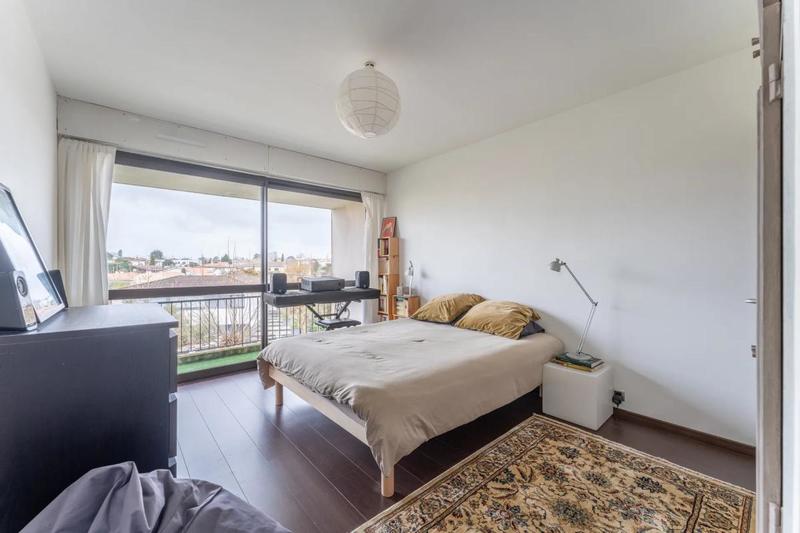 Appartement - 100 m² - 5 pièces