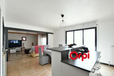 Maison - 180 m² - 5 pièces