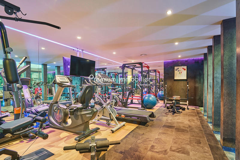 Maison contemporaine - 650 m² - 15 pièces