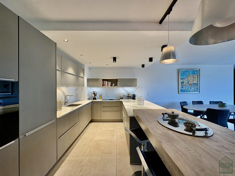 Appartement - 100 m² - 4 pièces