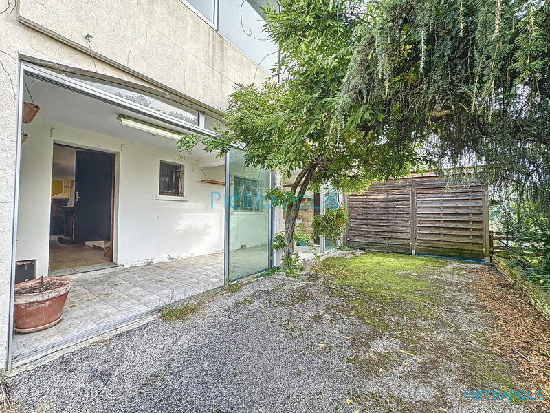 Appartement - 100 m² - 3 pièces