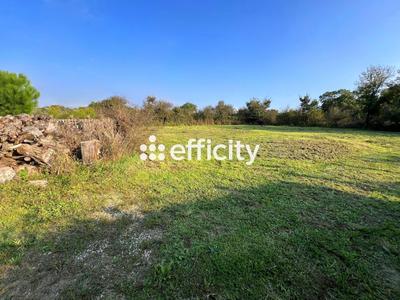Terrain constructible - 839 m²