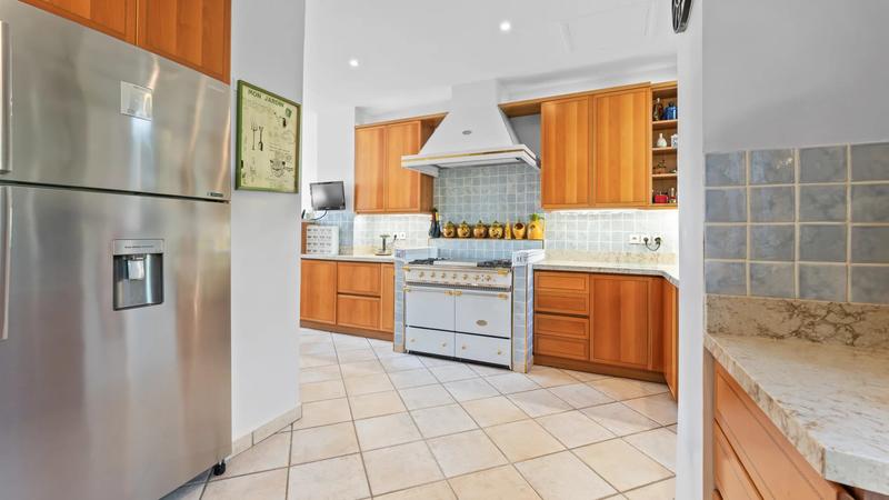 Villa - 300 m² - 10 pièces