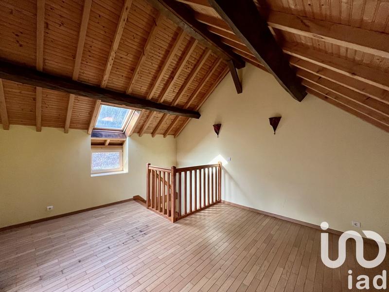 Maison - 201 m² - 8 pièces