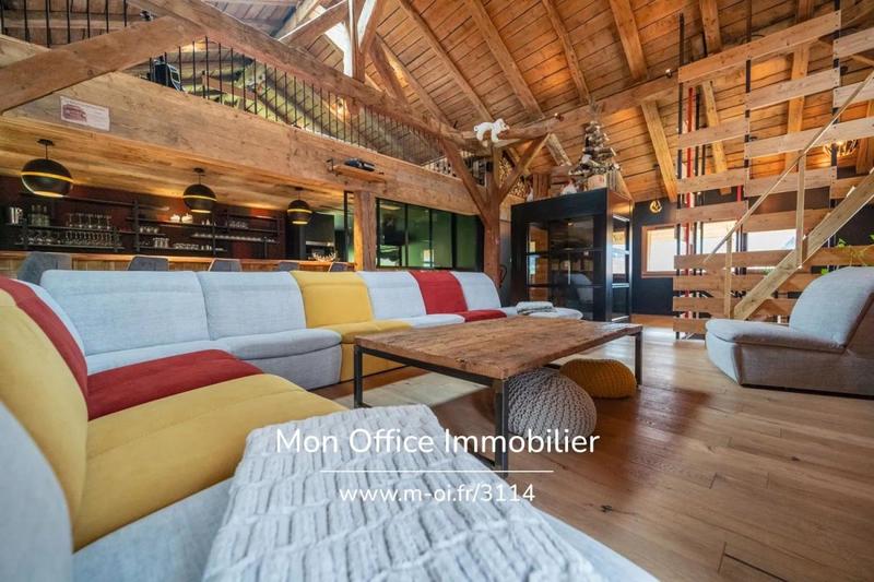 Châlet - 413 m² - 8 pièces