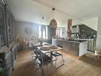 Maison - 186 m² - 7 pièces