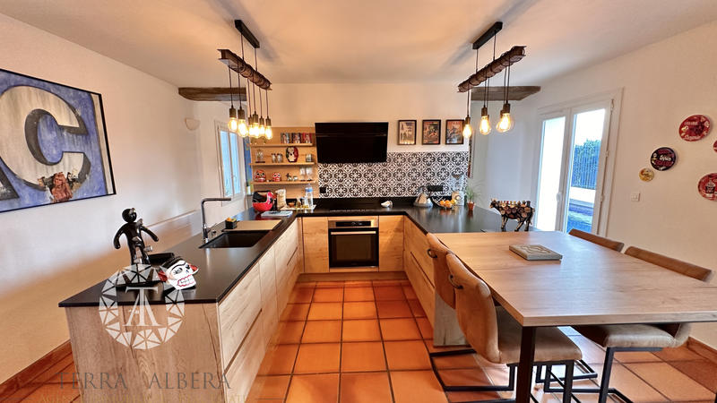 Mas - 298 m² - 5 pièces