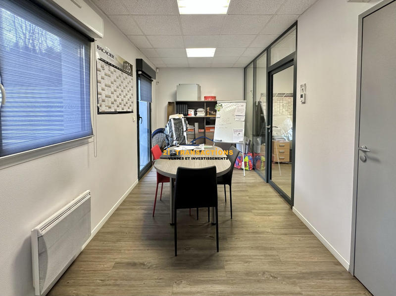 Local d'activités - 267 m²