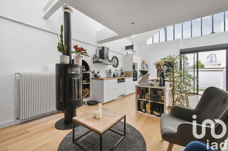 Maison - 230 m² - 9 pièces