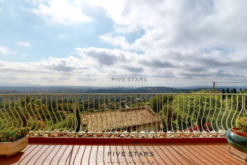 Villa - 300 m² - 7 pièces