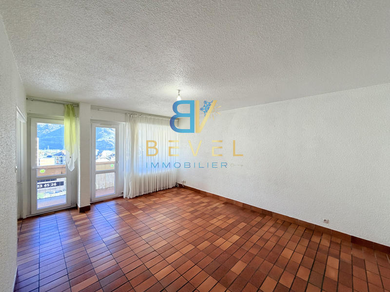 Appartement - 99 m² - 5 pièces