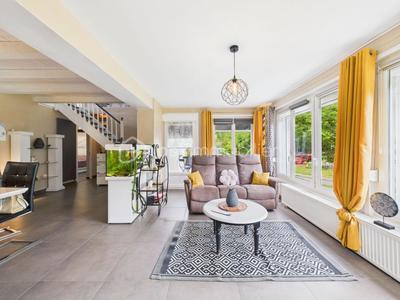 Maison - 183 m² - 7 pièces