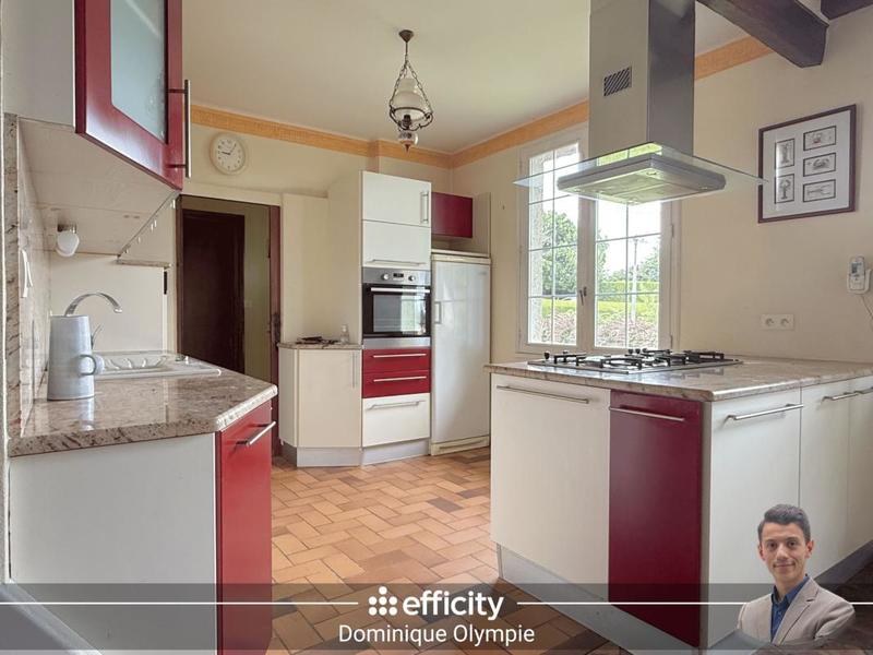 Maison - 231 m² - 9 pièces