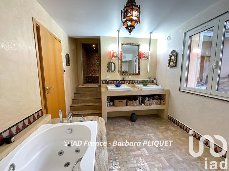 Maison - 191 m² - 7 pièces