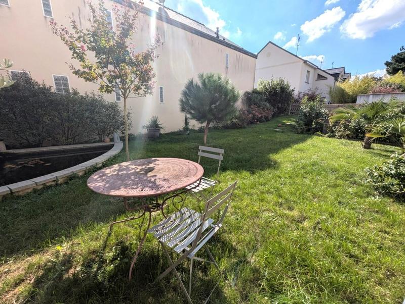 Maison - 340 m² - 10 pièces