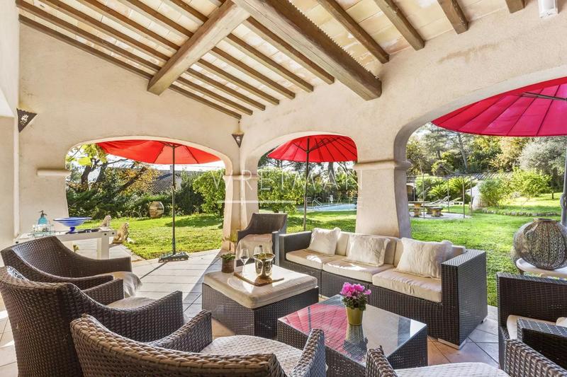 Villa - 252 m² - 5 pièces