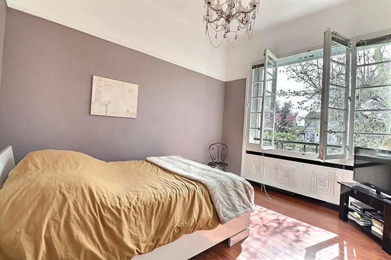 Maison - 200 m² - 8 pièces