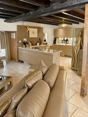 Maison - 264 m² - 10 pièces