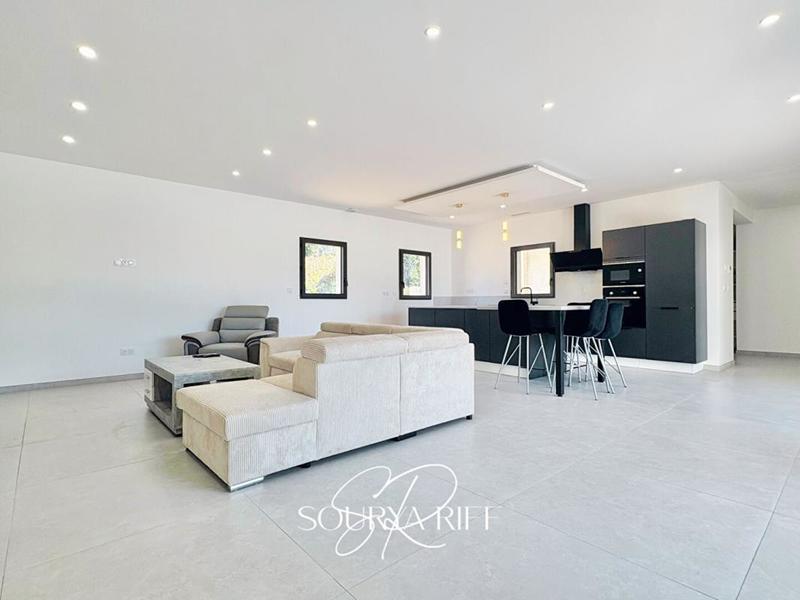 Maison - 150 m² - 5 pièces